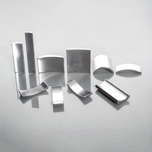 Fan-shaped magnets Fan-shaped magnets